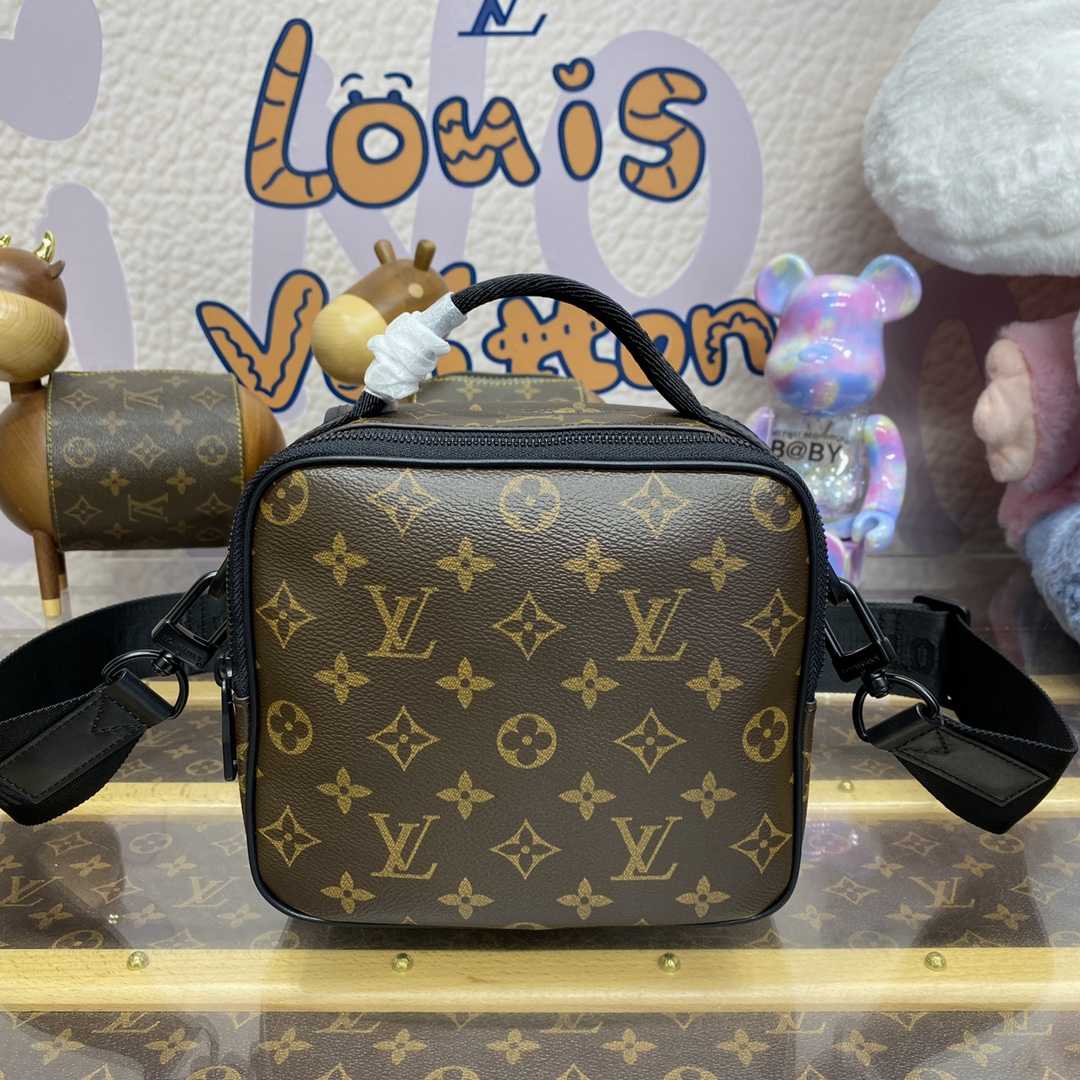 Louis Vuitton Quest Messenger  M46973 - PerfectKickZ