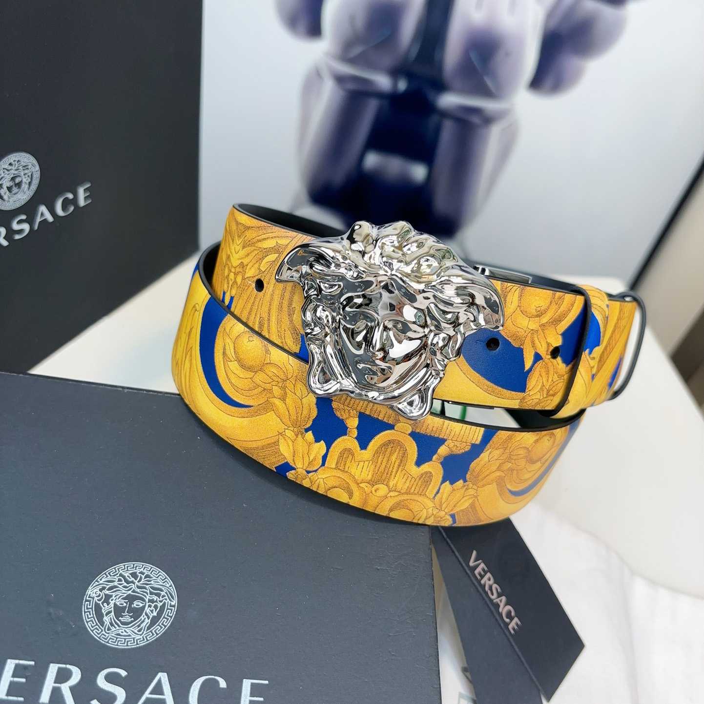 Versace Barocco Reversible Leather Belt    40mm - PerfectKickZ