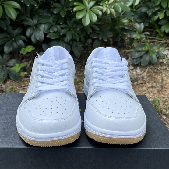 Jordan Air Jordan 1 Low Golf Sneakers      DD9315-111  - PerfectKickZ