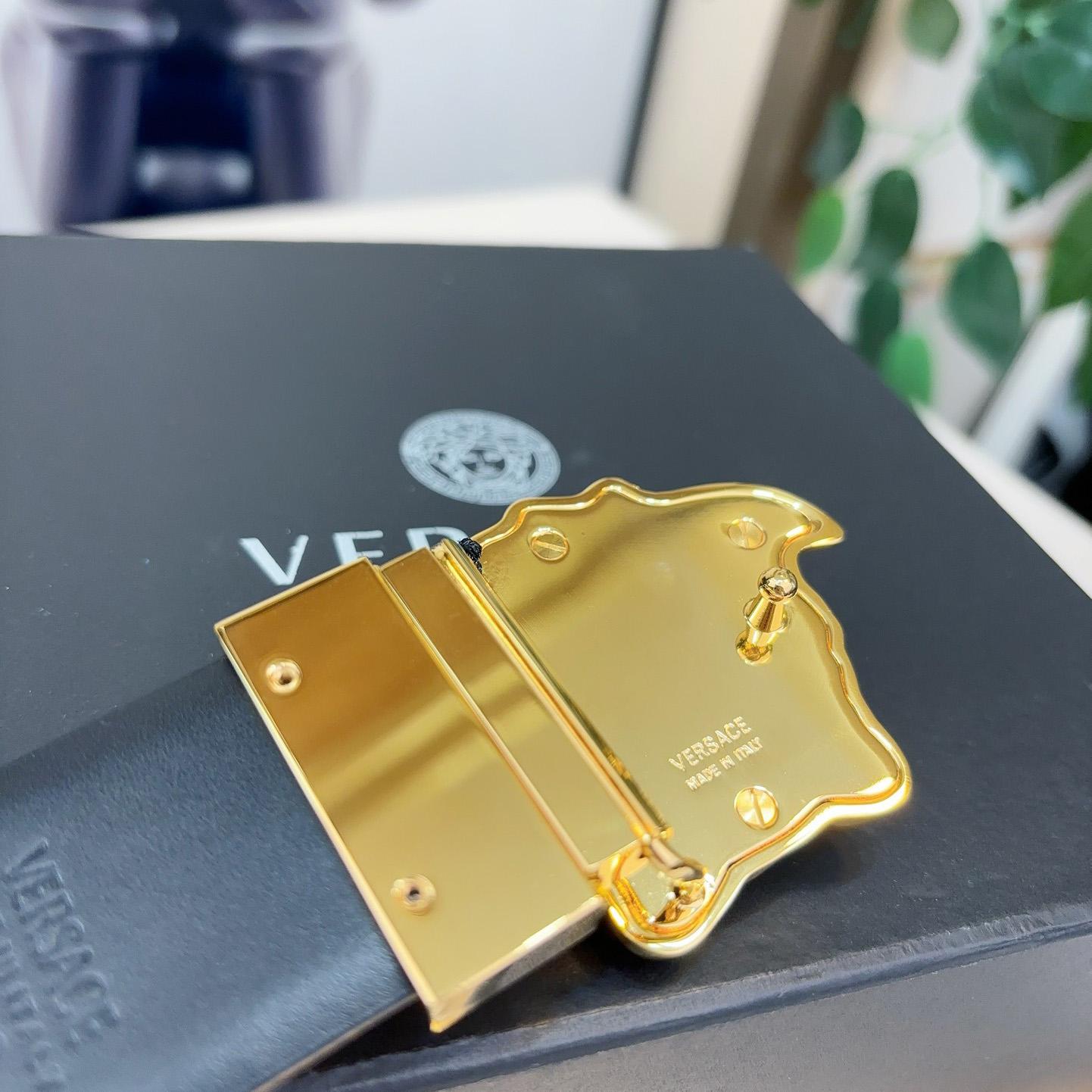 Versace Barocco Reversible Leather Belt    40mm - PerfectKickZ