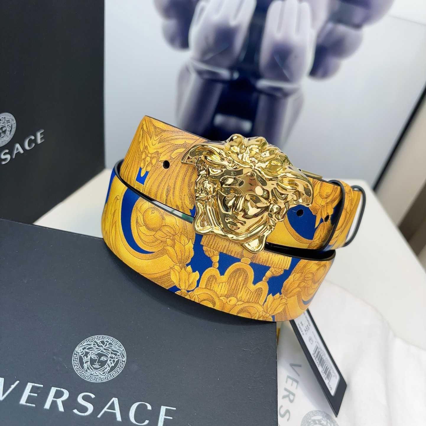 Versace Barocco Reversible Leather Belt    40mm - PerfectKickZ