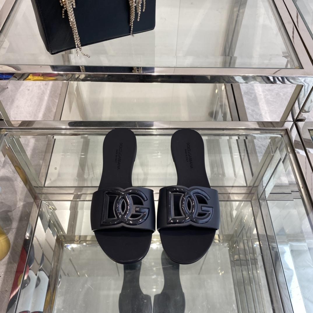 Dolce & Gabbana Rubber Beachwear Sliders - PerfectKickZ