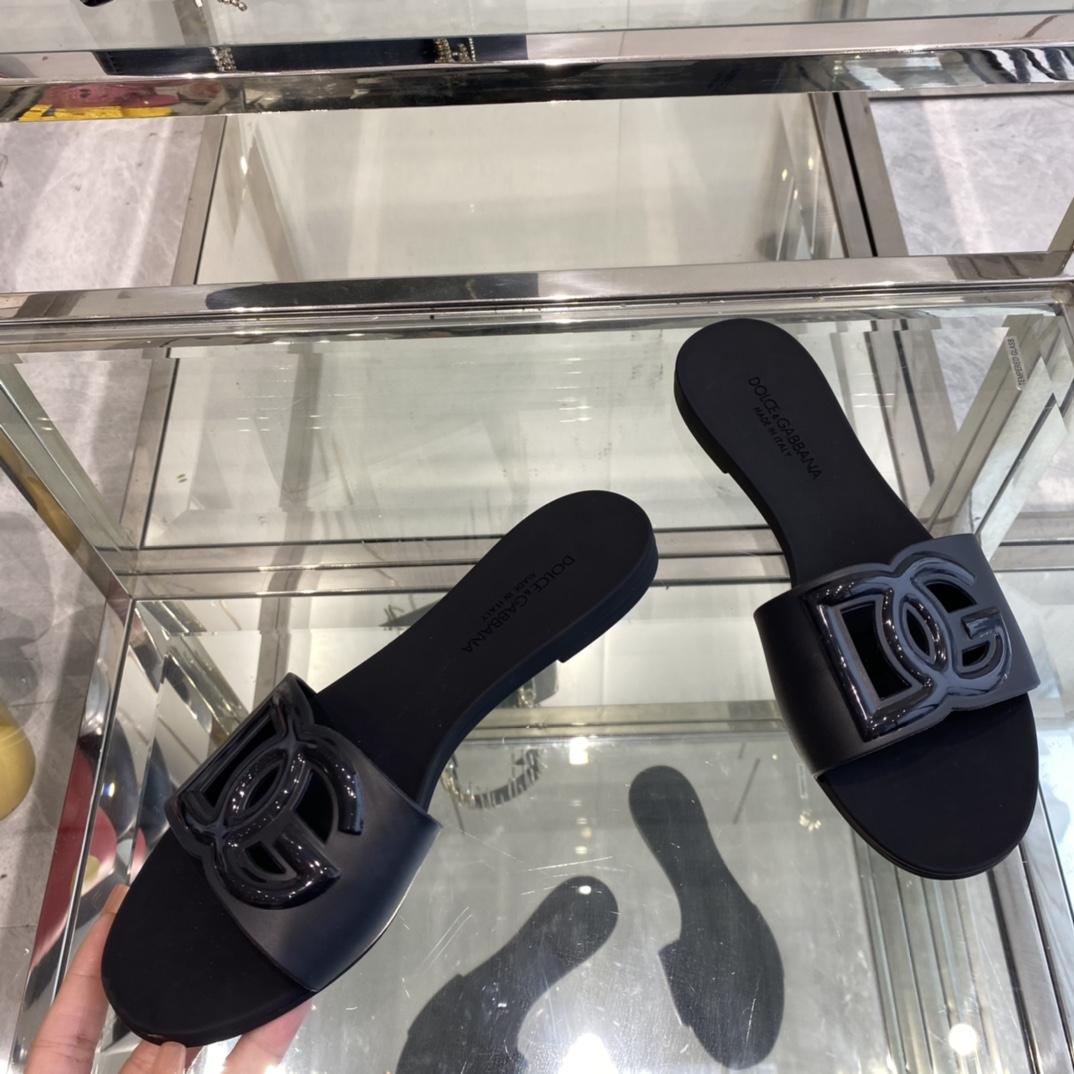 Dolce & Gabbana Rubber Beachwear Sliders - PerfectKickZ