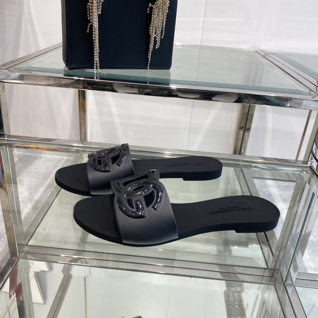 Dolce & Gabbana Rubber Beachwear Sliders - PerfectKickZ