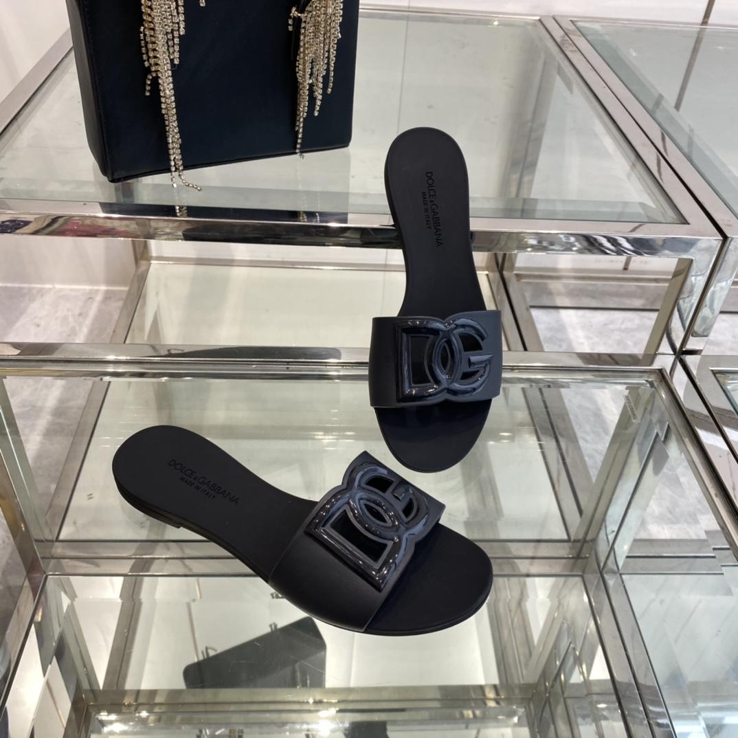 Dolce & Gabbana Rubber Beachwear Sliders - PerfectKickZ
