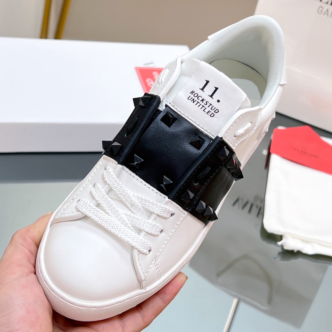 Valenti Garavani Rockstud Untitled Low-top Sneakers - PerfectKickZ