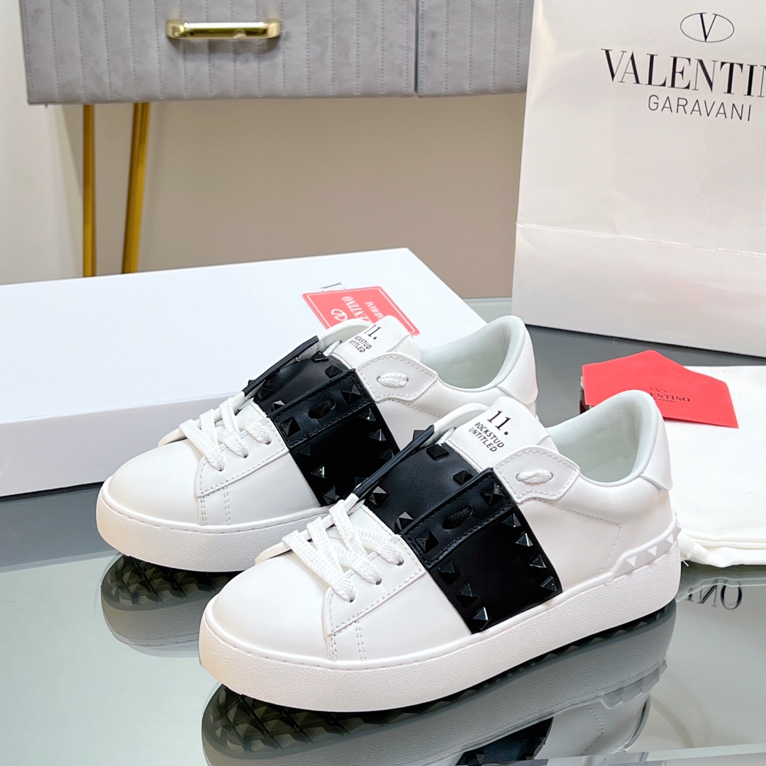 Valenti Garavani Rockstud Untitled Low-top Sneakers - PerfectKickZ