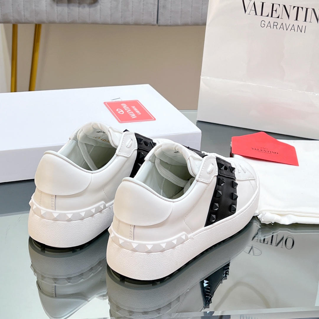 Valenti Garavani Rockstud Untitled Low-top Sneakers - PerfectKickZ