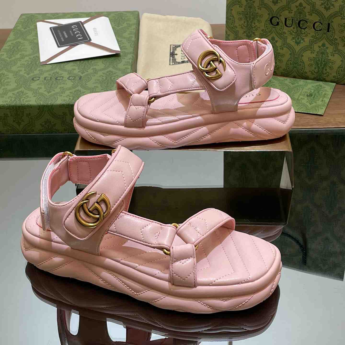 Gucci Women's Double G Sandal - PerfectKickZ