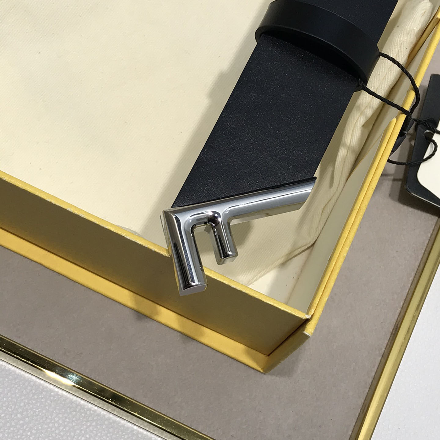 Fendi Five Belt - PerfectKickZ