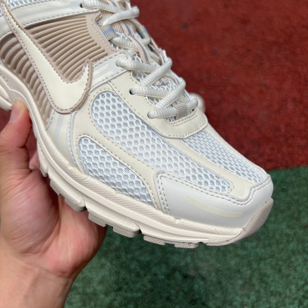 Nike Zoom Vomero 5 Sneakers   FQ6868-181 - PerfectKickZ