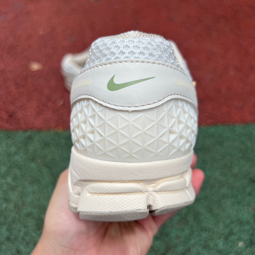 Nike Zoom Vomero 5 Sneakers   FQ6868-181 - PerfectKickZ