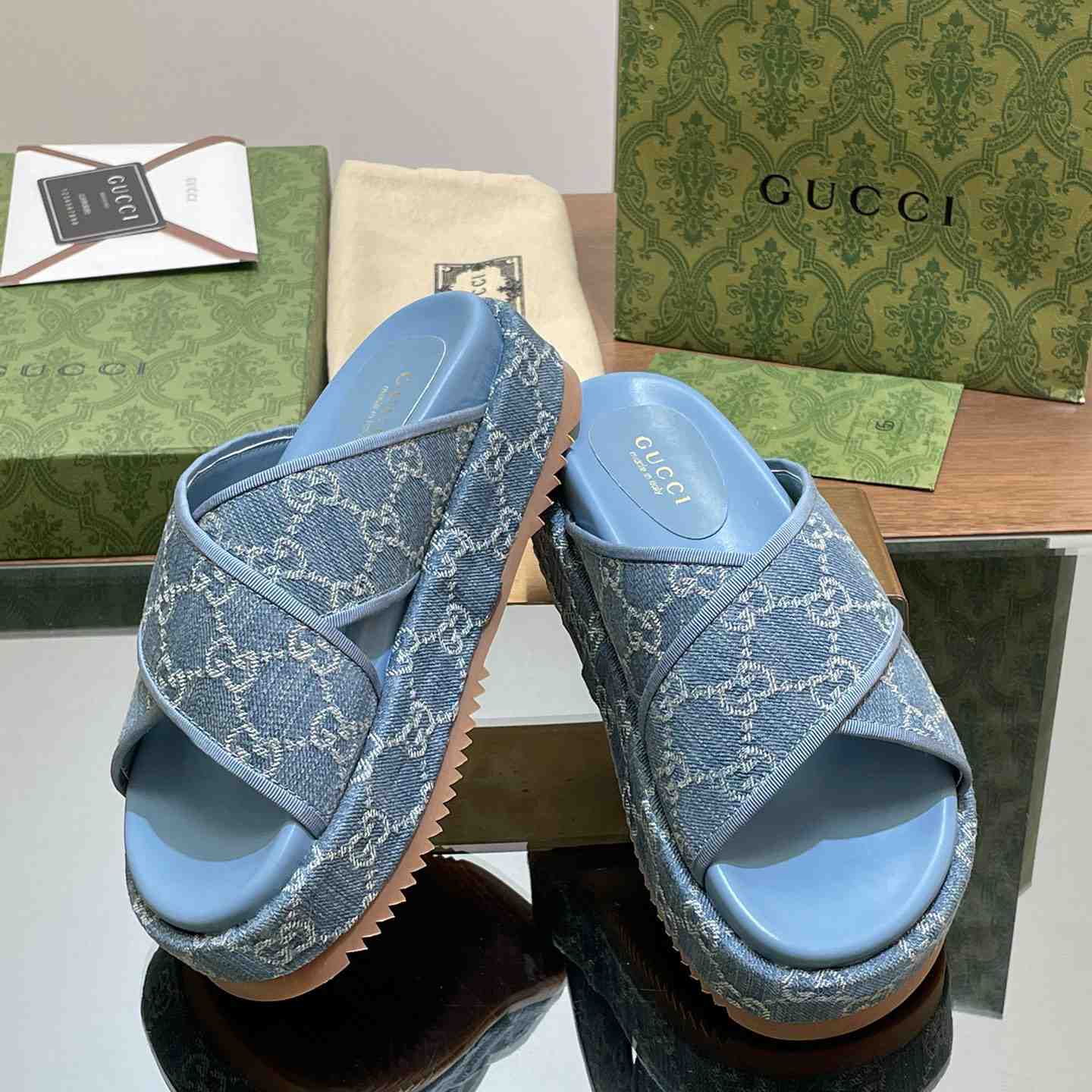 Gucci Women's GG Platform Slide Sandal - PerfectKickZ