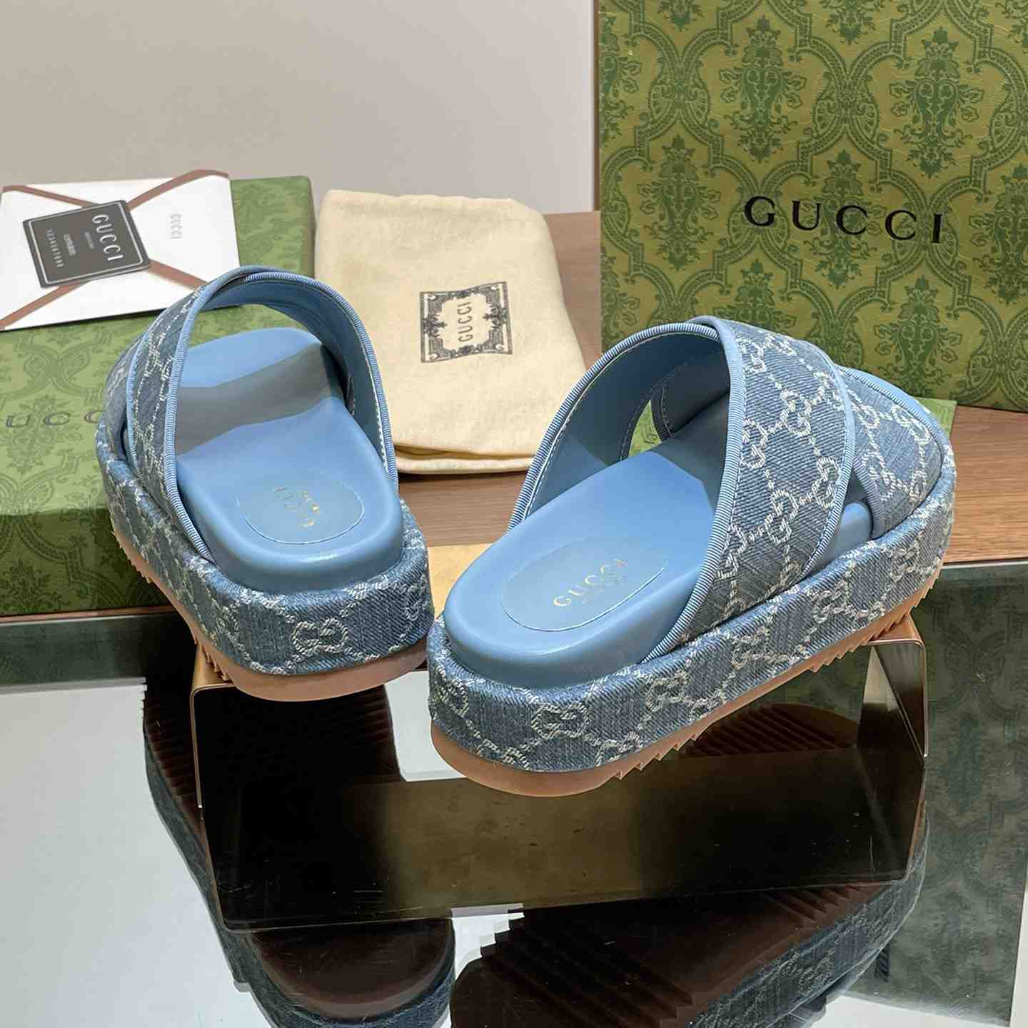 Gucci Women's GG Platform Slide Sandal - PerfectKickZ