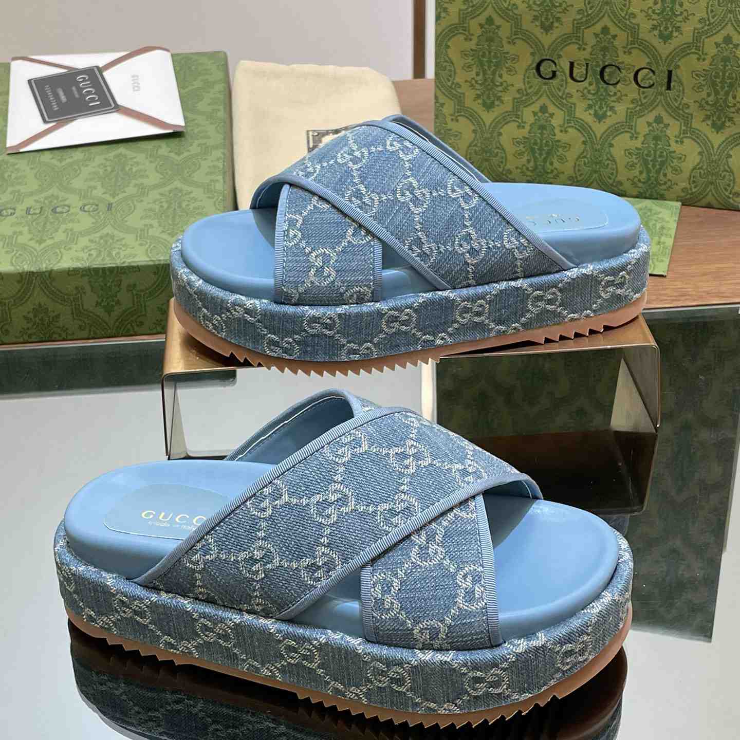 Gucci Women's GG Platform Slide Sandal - PerfectKickZ