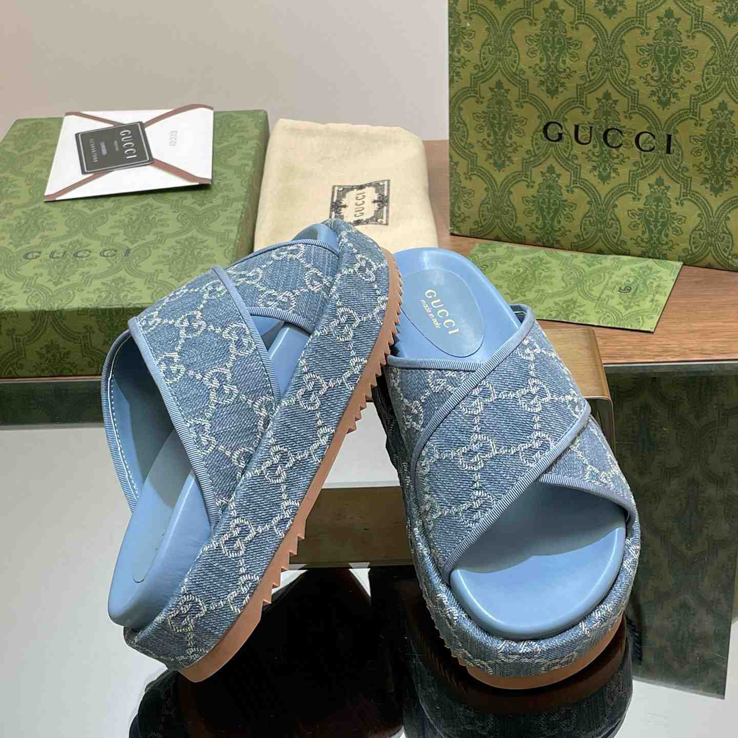 Gucci Women's GG Platform Slide Sandal - PerfectKickZ
