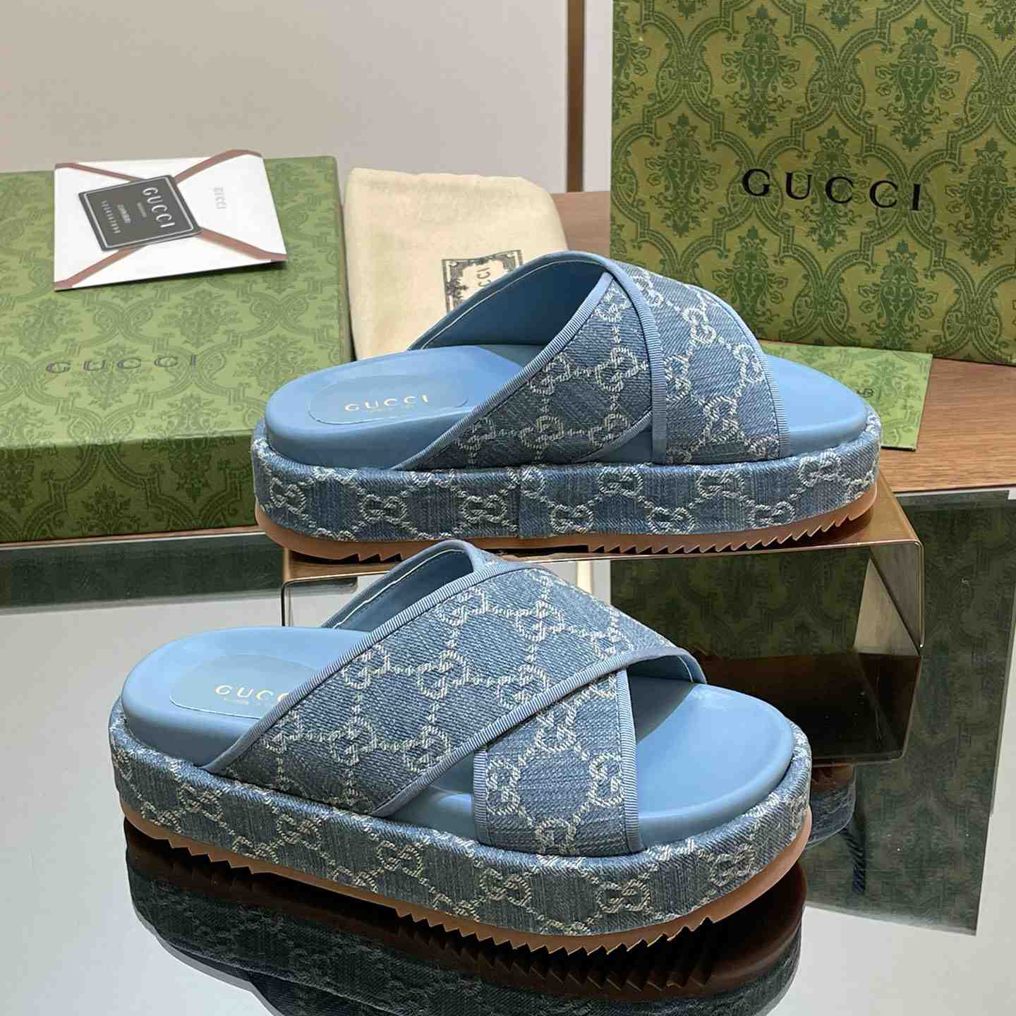 Gucci Women's GG Platform Slide Sandal - PerfectKickZ