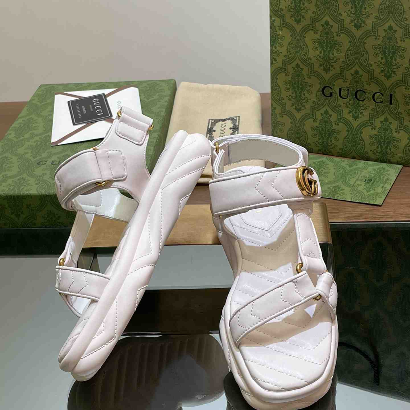 Gucci Women's Double G Sandal - PerfectKickZ