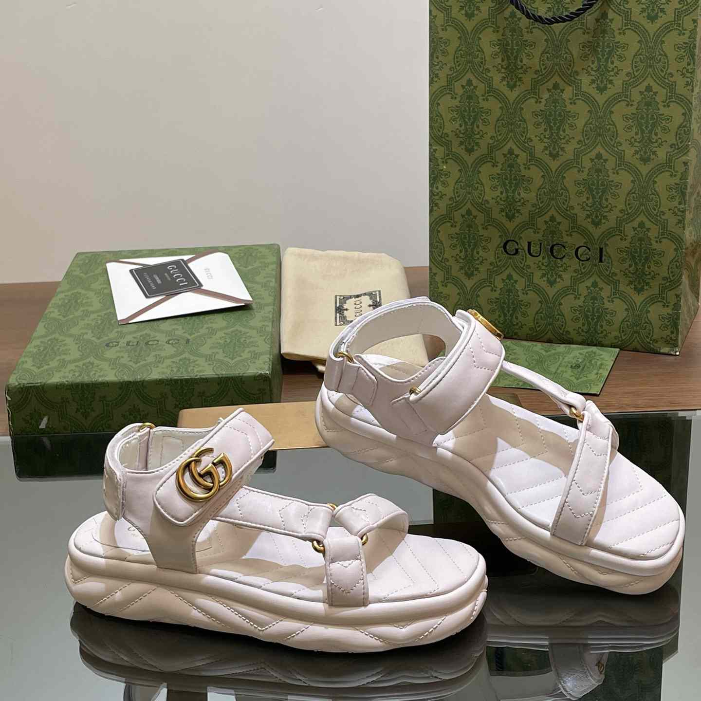 Gucci Women's Double G Sandal - PerfectKickZ