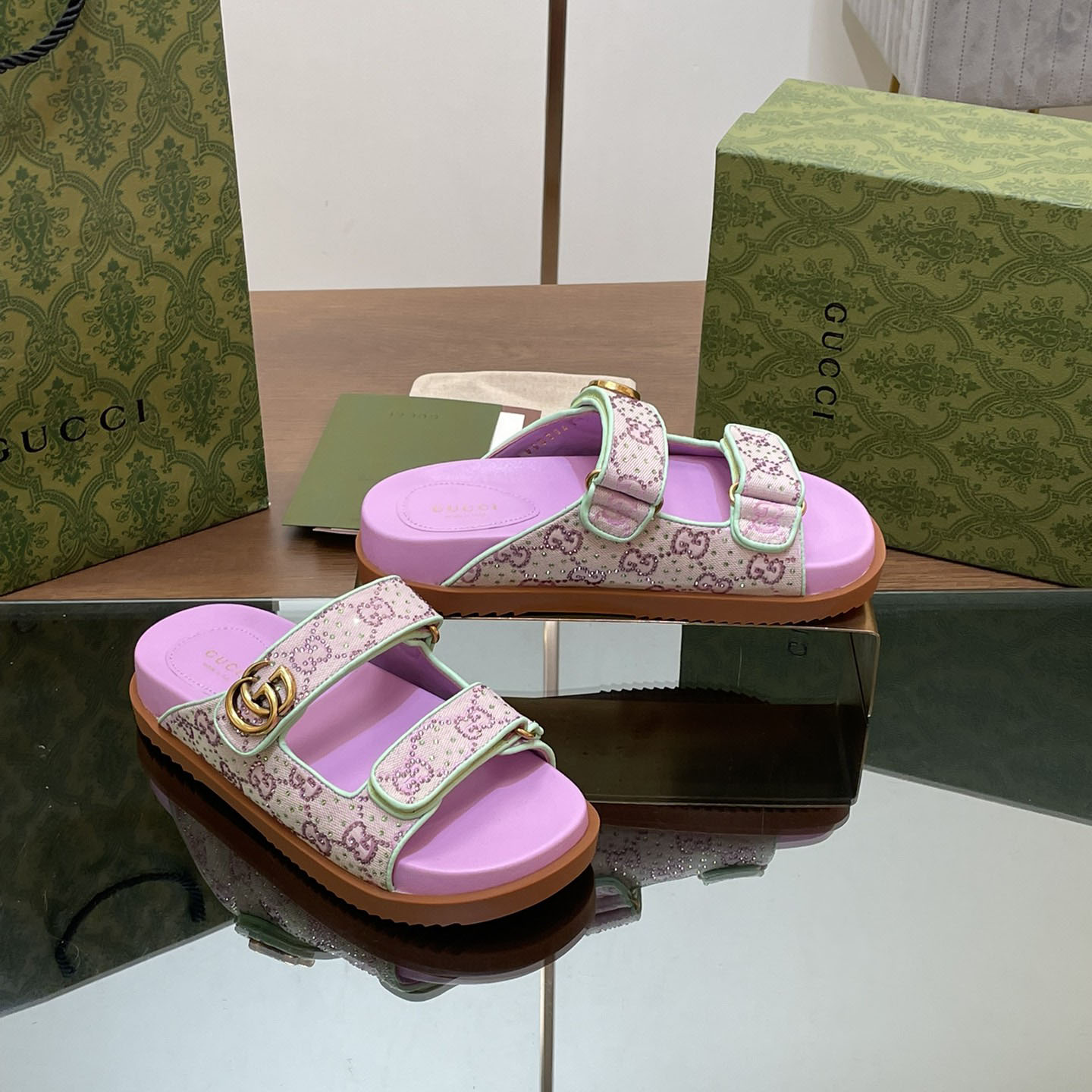 Gucci Women's Sandal With Double G - PerfectKickZ