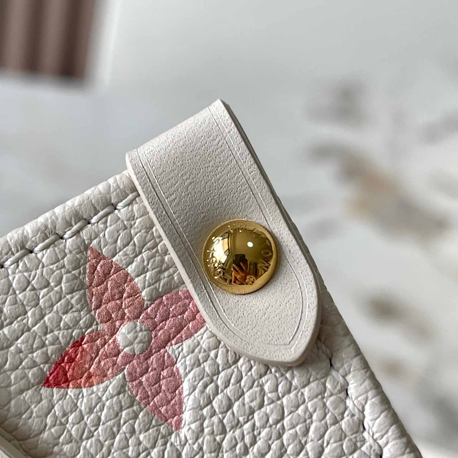 Louis Vuitton OnTheGo BB   M47115 - PerfectKickZ