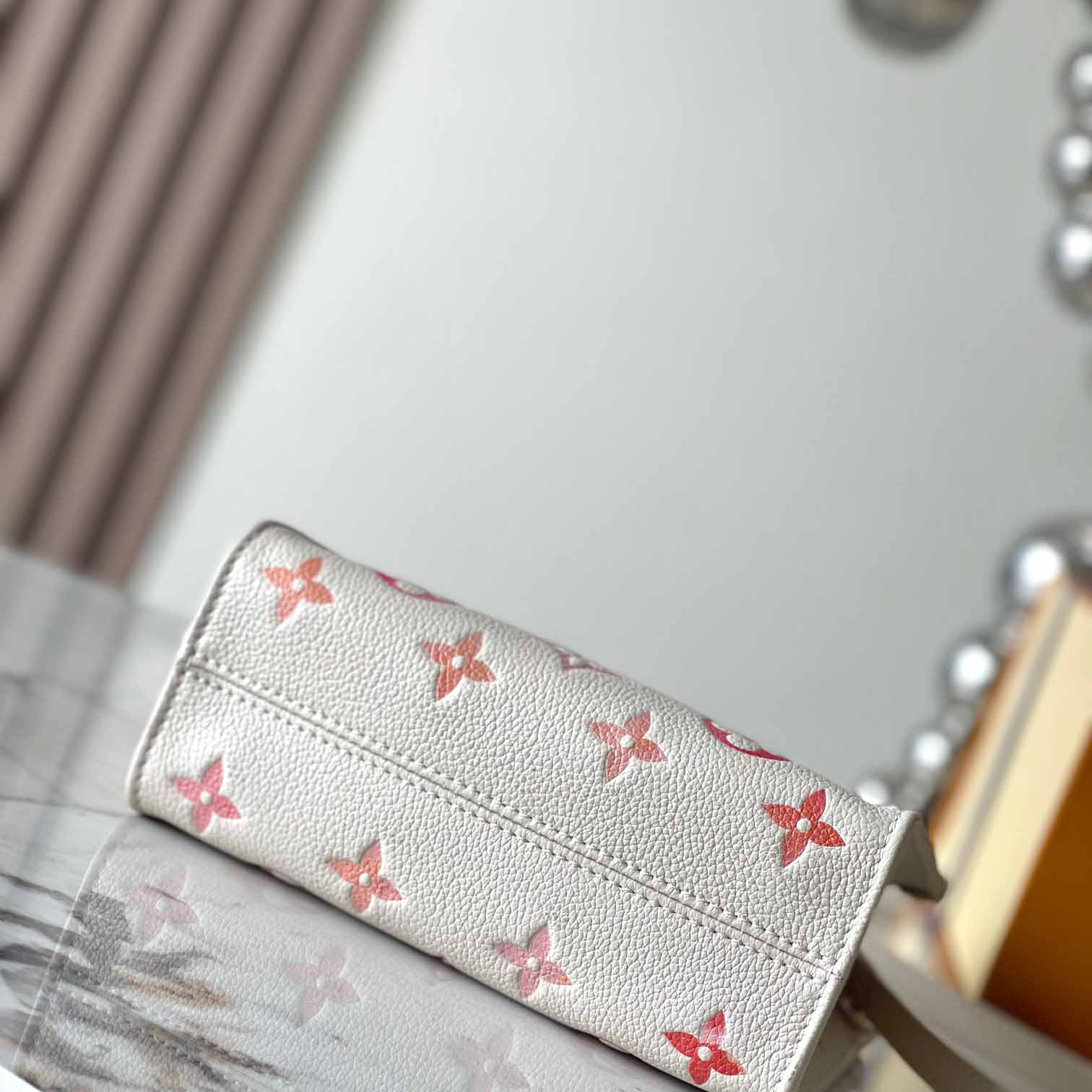 Louis Vuitton OnTheGo BB   M47115 - PerfectKickZ
