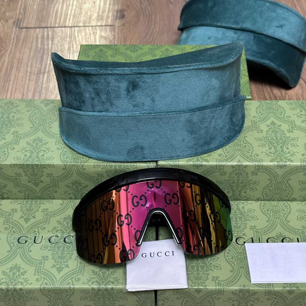 Gucci Mask-Shaped Sunglasses      - PerfectKickZ