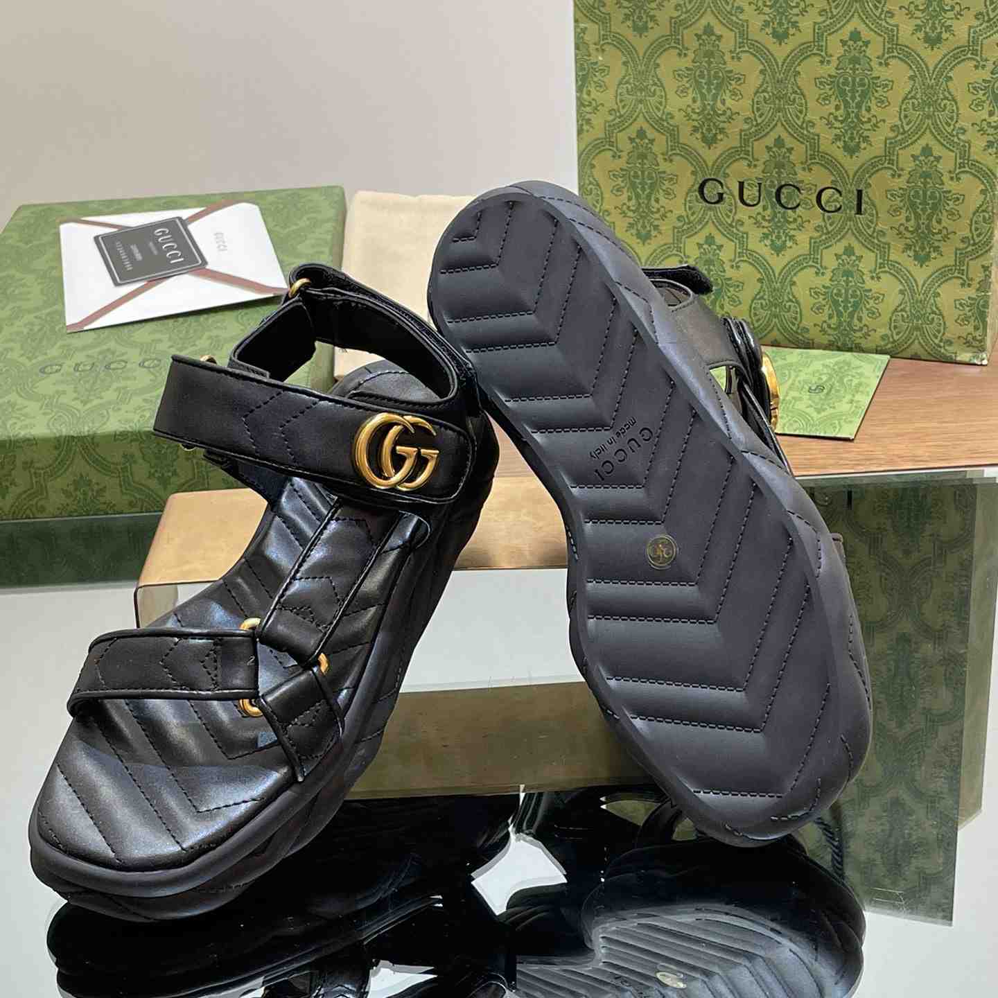 Gucci Women's Double G Sandal - PerfectKickZ
