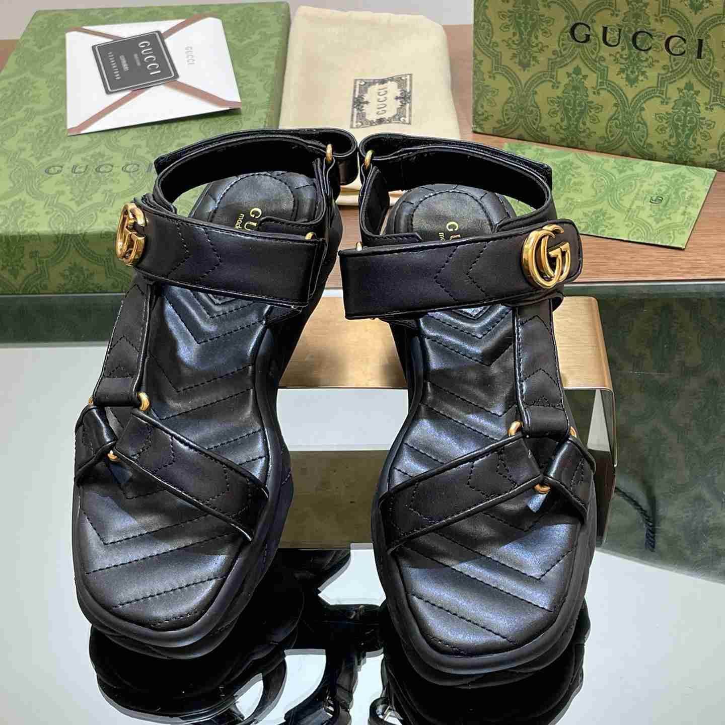 Gucci Women's Double G Sandal - PerfectKickZ