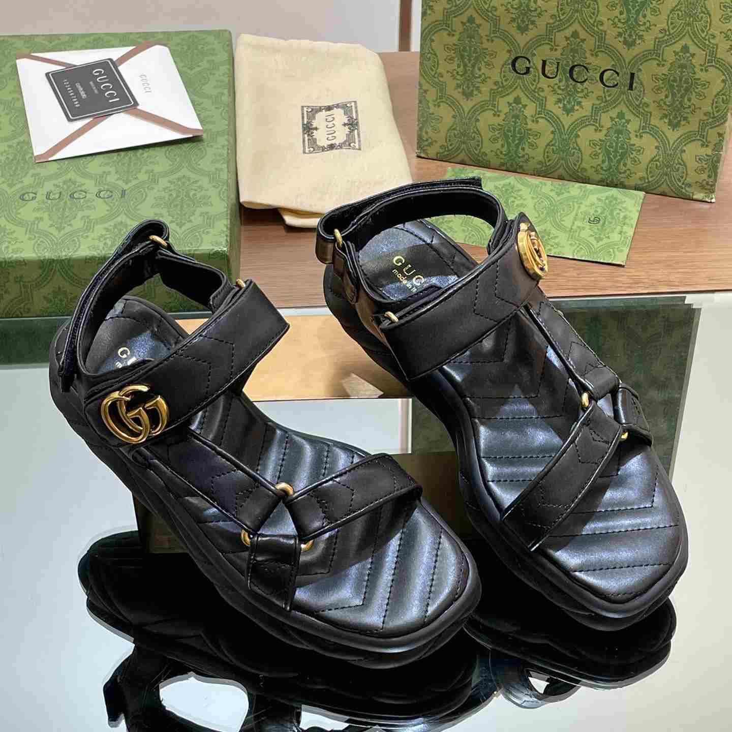 Gucci Women's Double G Sandal - PerfectKickZ