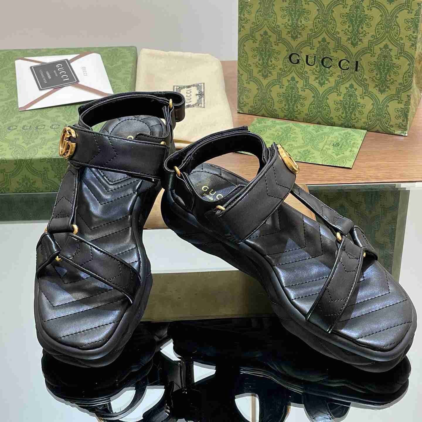 Gucci Women's Double G Sandal - PerfectKickZ