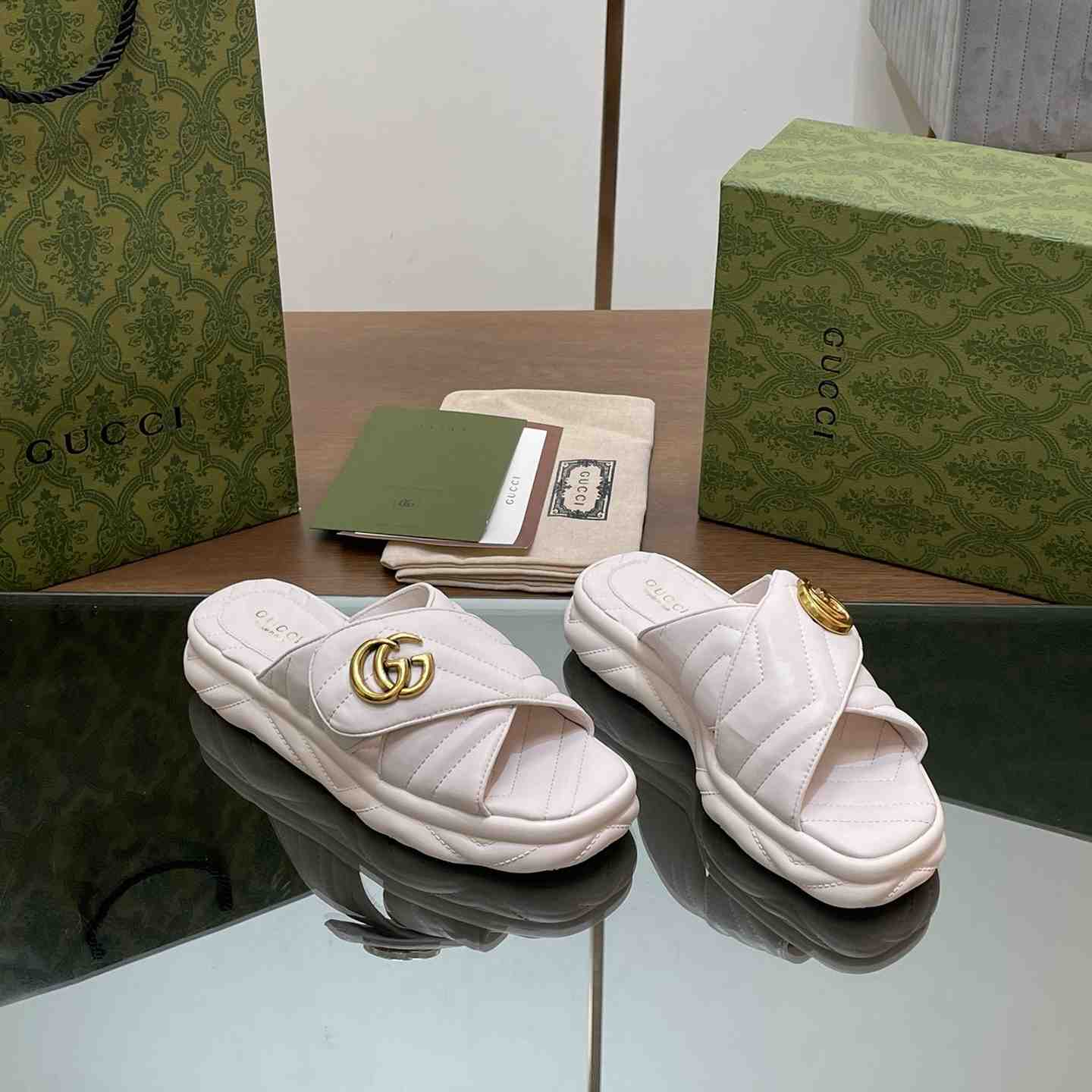 Gucci Women's Double G Slide Sandal - PerfectKickZ