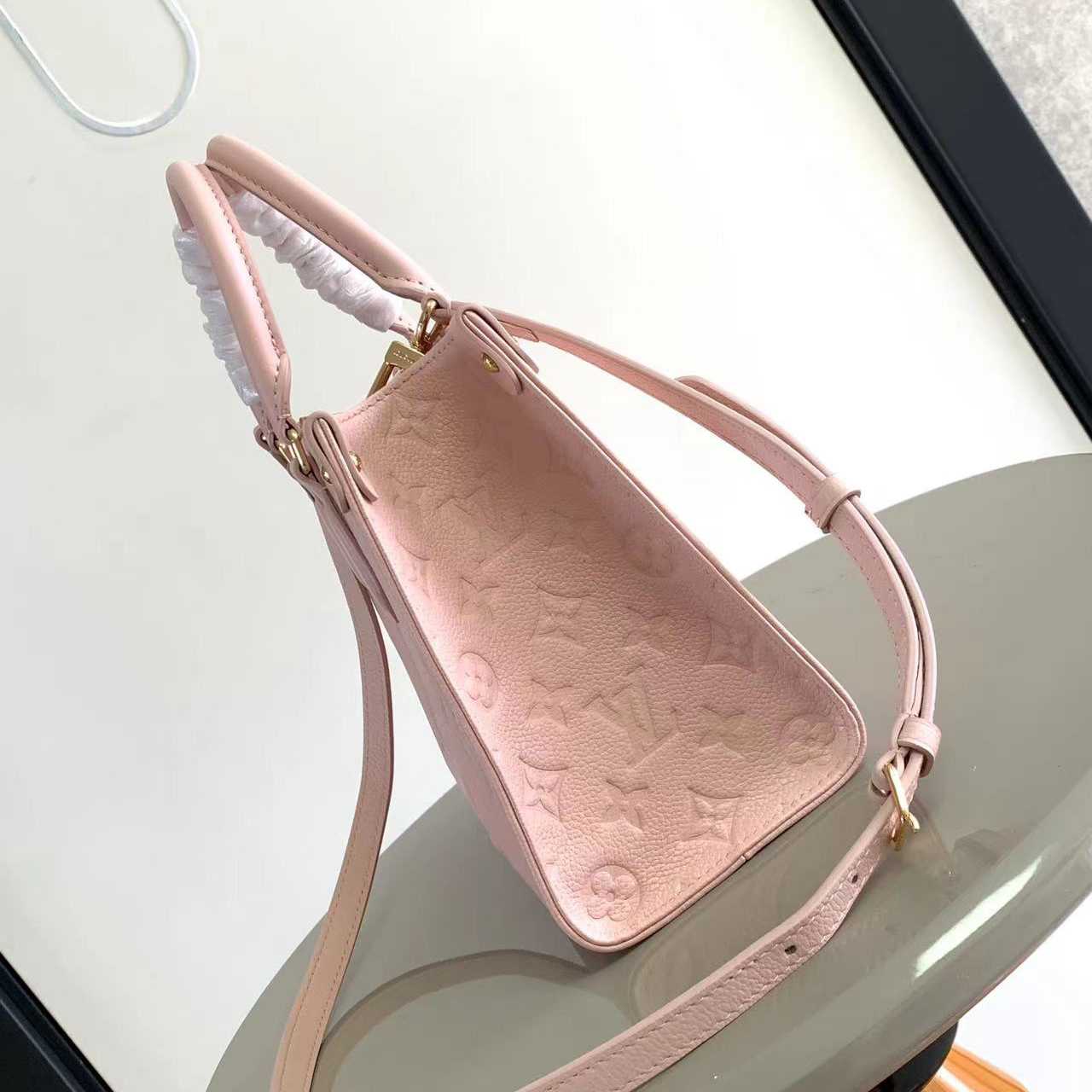 Louis Vuitton OnTheGo   M45654   25-19-11.5cm - PerfectKickZ