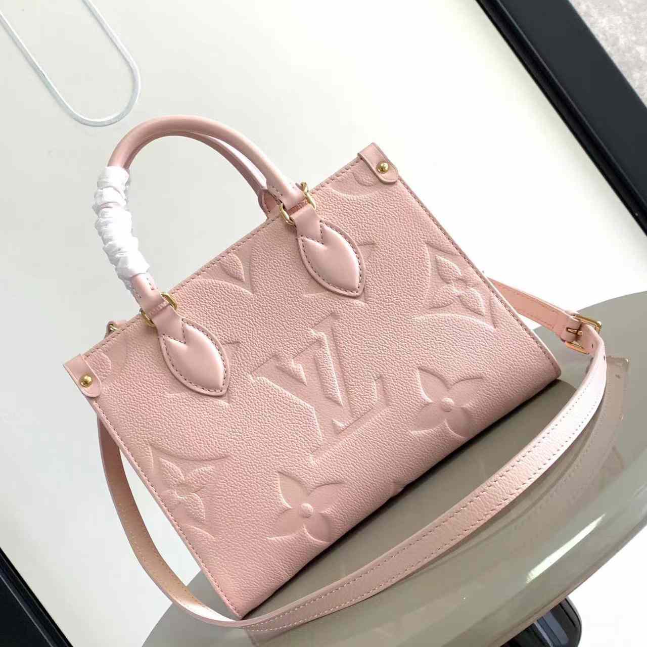Louis Vuitton OnTheGo   M45654   25-19-11.5cm - PerfectKickZ