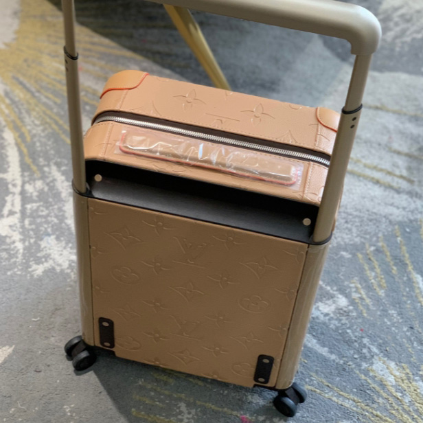 Louis Vuitton Horizon  - 
