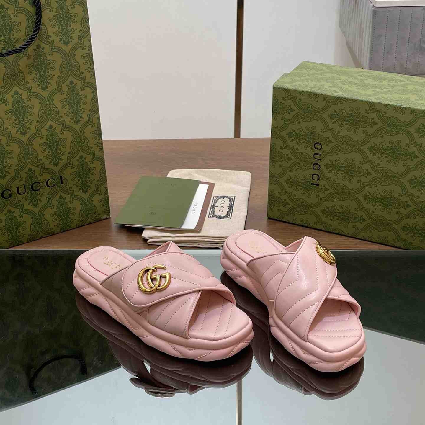 Gucci Women's Double G Slide Sandal - PerfectKickZ