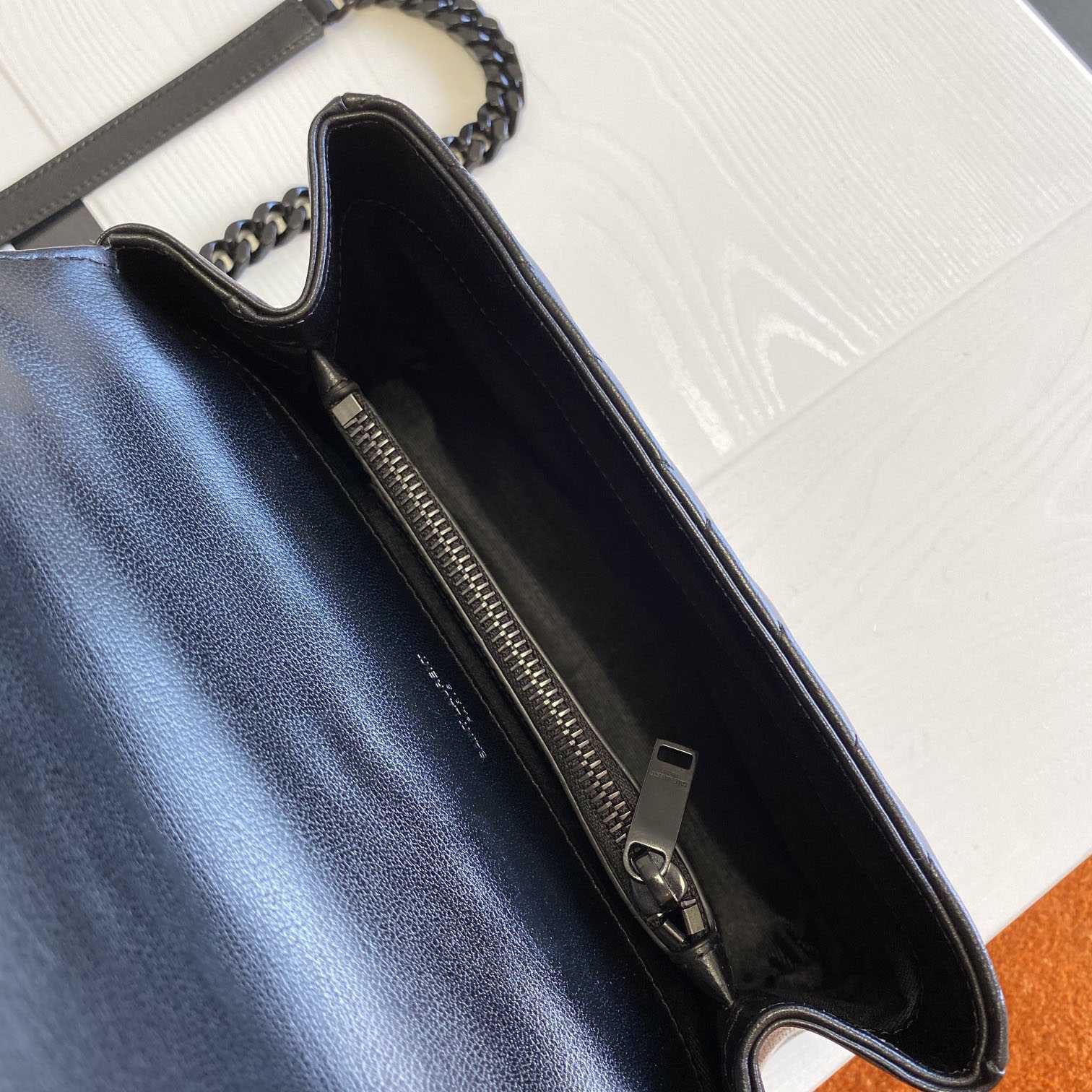 Saint Laurent Leather Shoulder Bag Black  (24x17x6.5cm) - PerfectKickZ