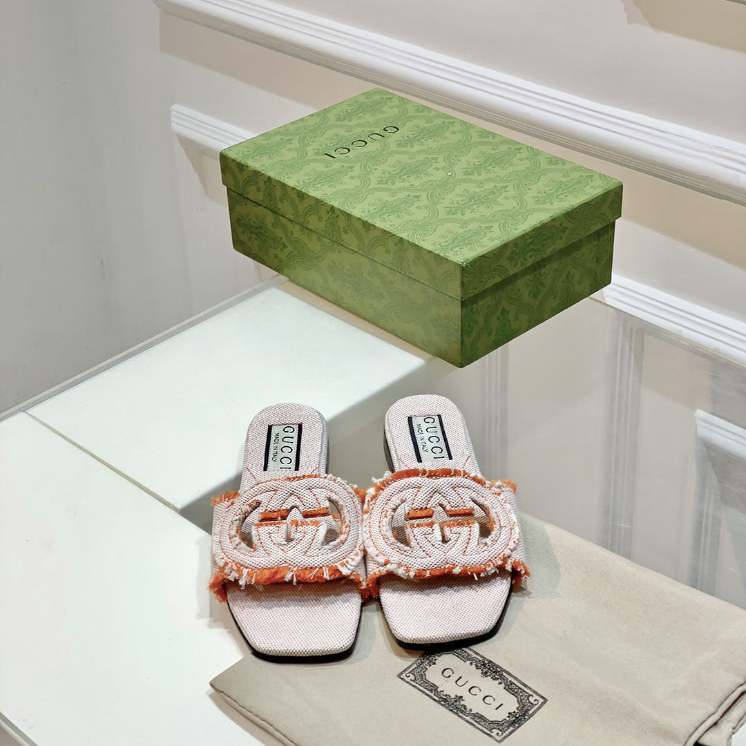 Gucci Women's Interlocking G Slide Sandal - PerfectKickZ