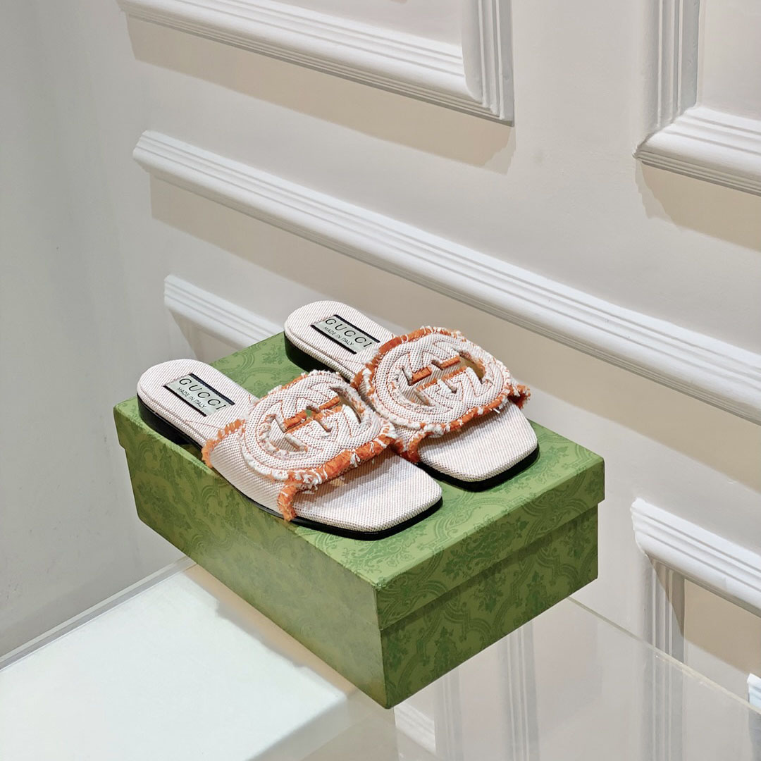 Gucci Women's Interlocking G Slide Sandal - PerfectKickZ