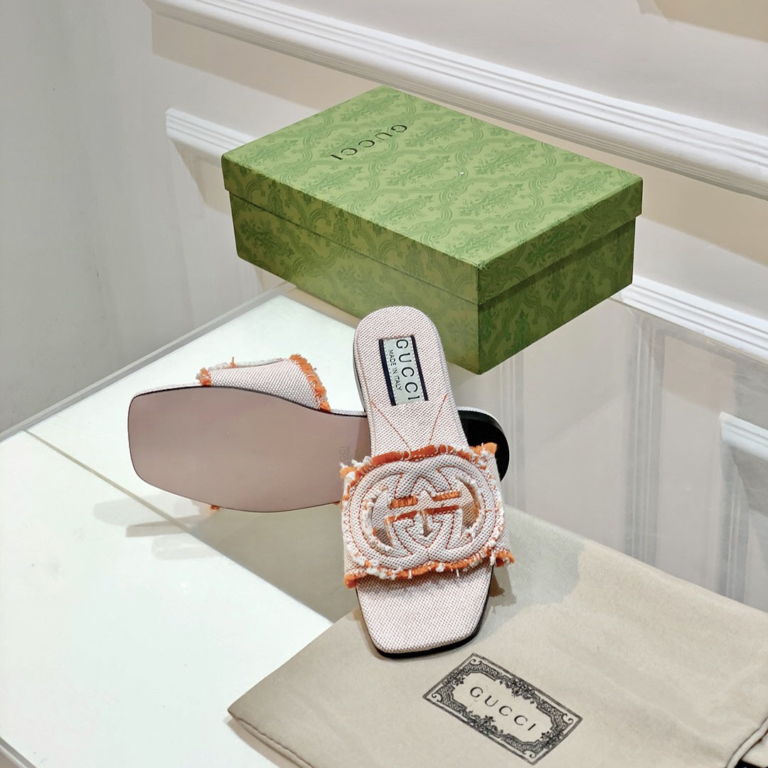 Gucci Women's Interlocking G Slide Sandal - PerfectKickZ