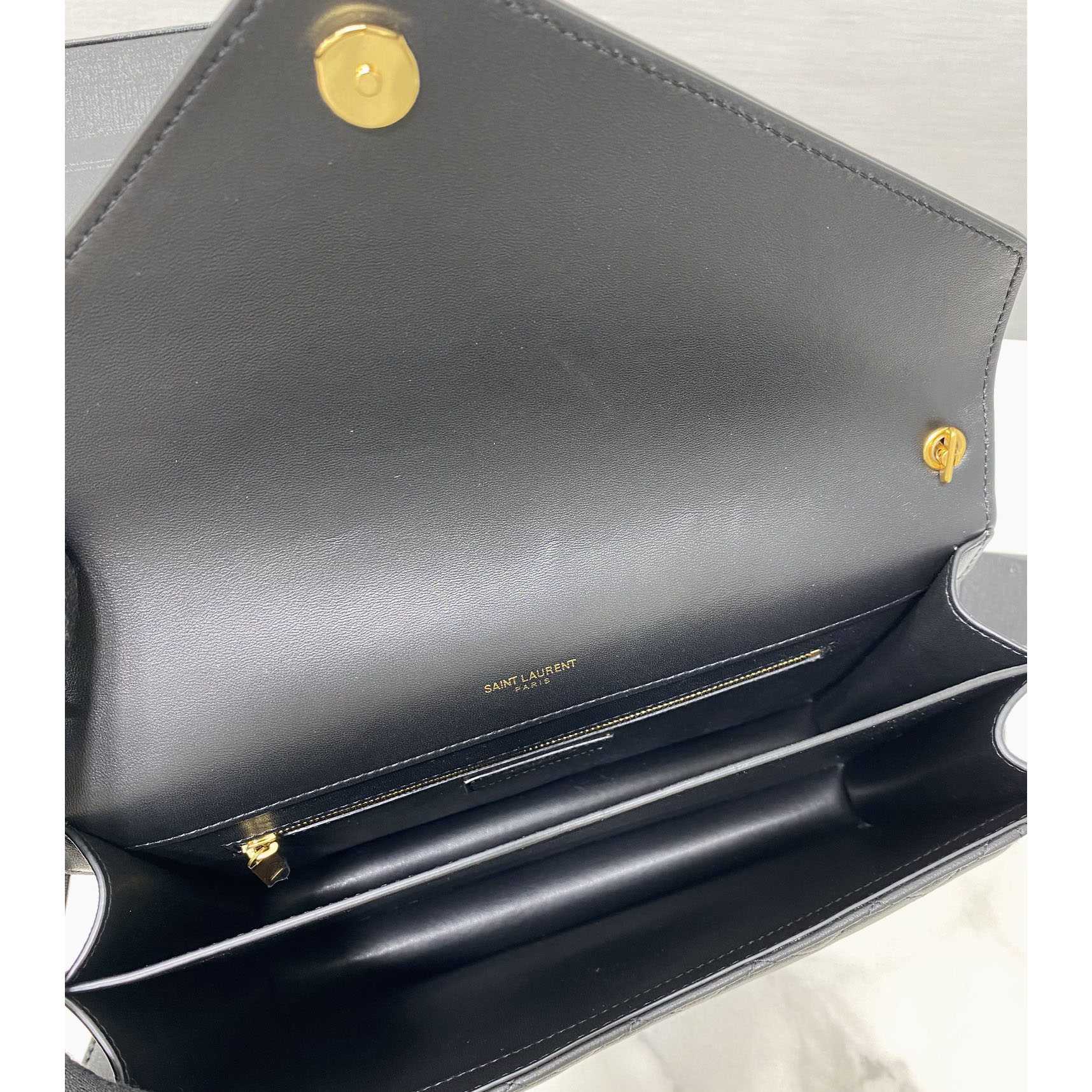 Saint Laurent Leather Crossbody Bag  ( 26x18x5cm) - PerfectKickZ