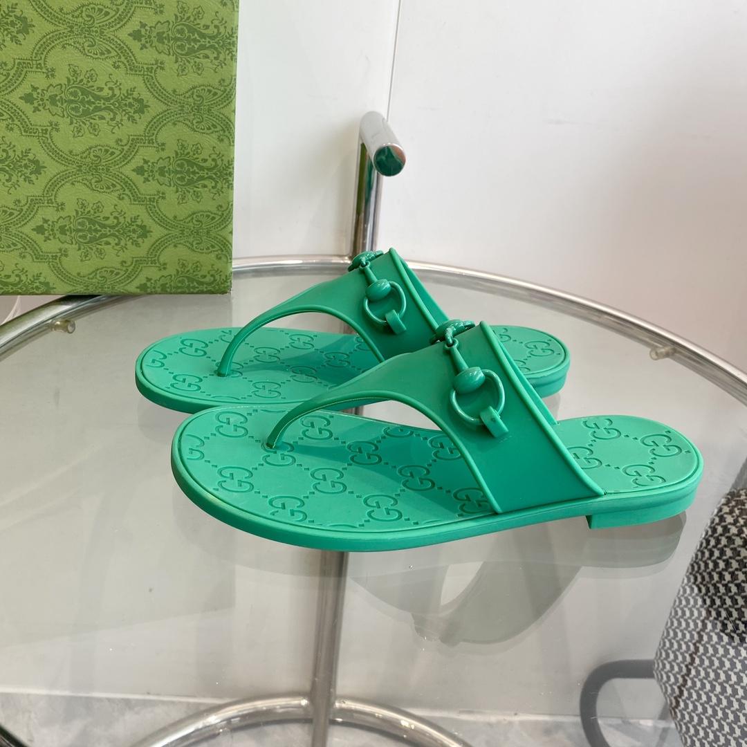 Gucci Women's Thong Sandal With Horsebit  - PerfectKickZ