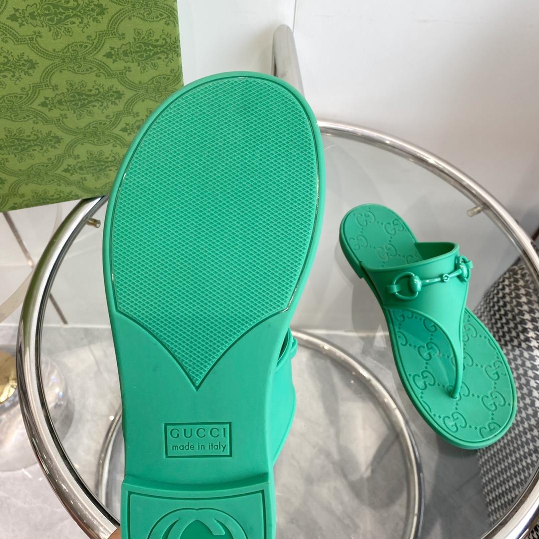 Gucci Women's Thong Sandal With Horsebit  - PerfectKickZ