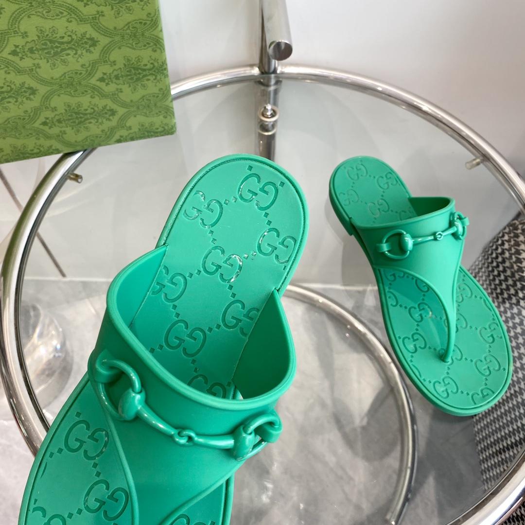 Gucci Women's Thong Sandal With Horsebit  - PerfectKickZ