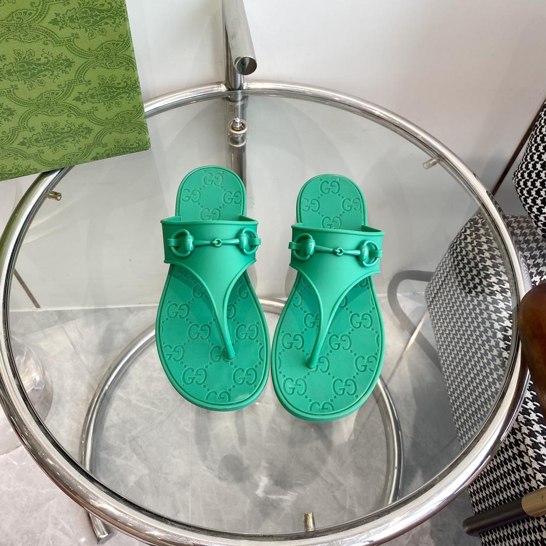Gucci Women's Thong Sandal With Horsebit  - PerfectKickZ