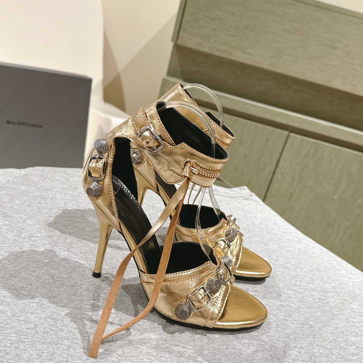 Balenciaga Cagole 110mm Metallic-finish Sandals - PerfectKickZ