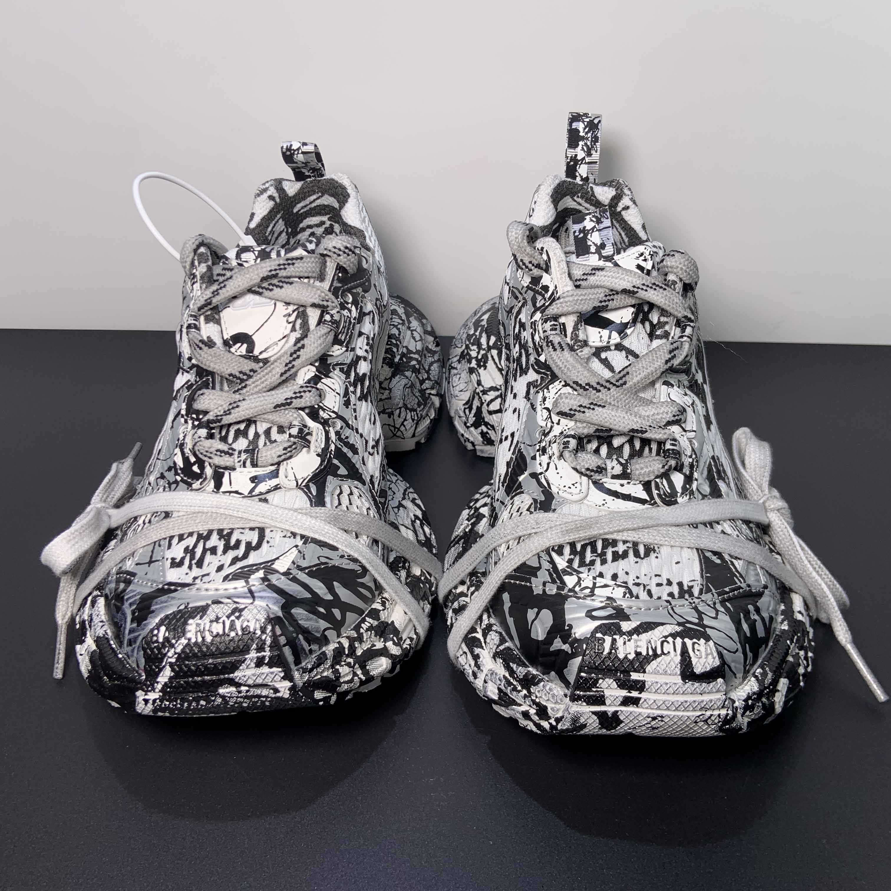 Balenciaga 3XL Extreme Graffiti Sneaker In White And Black  - PerfectKickZ