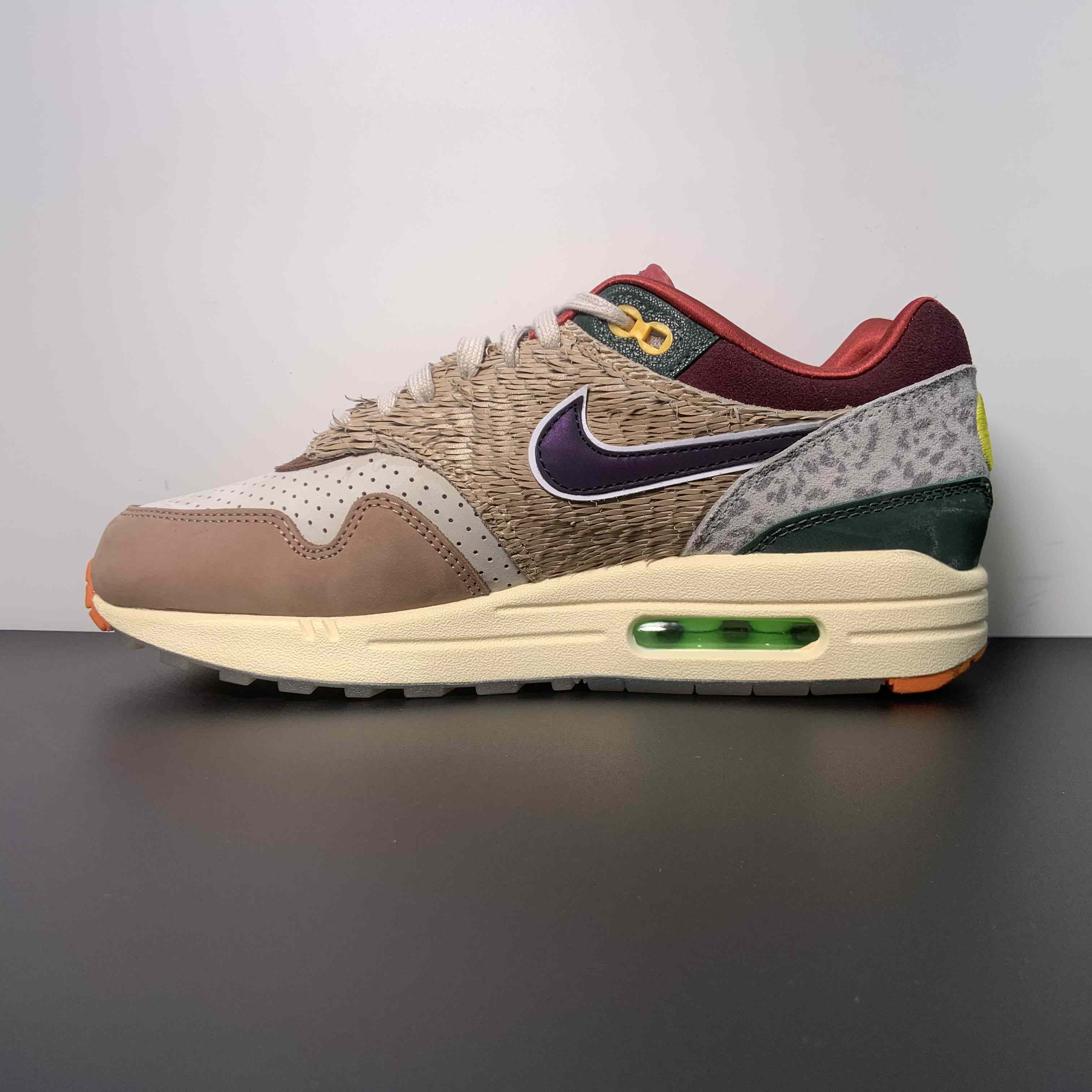 Division Street x Nike Air Max 1 Sneakers    HQ2639-100 - PerfectKickZ