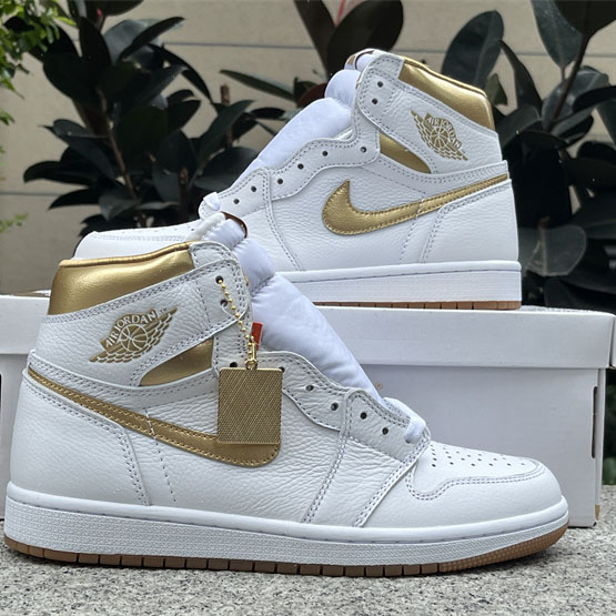 Air Jordan 1 High OG WMNS “Latte Sneaker    FD2596-021  - PerfectKickZ