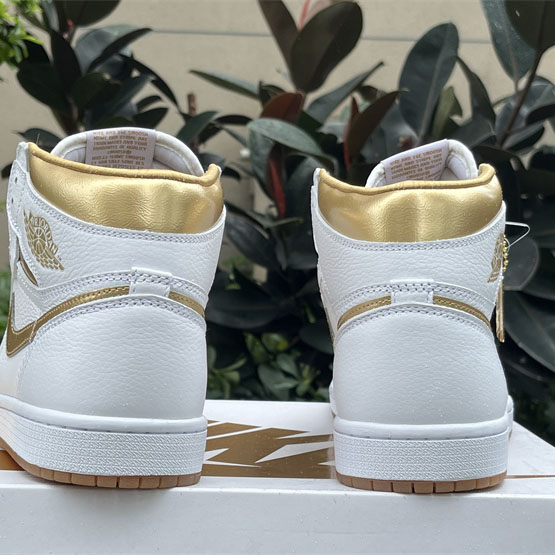 Air Jordan 1 High OG WMNS “Latte Sneaker    FD2596-021  - PerfectKickZ